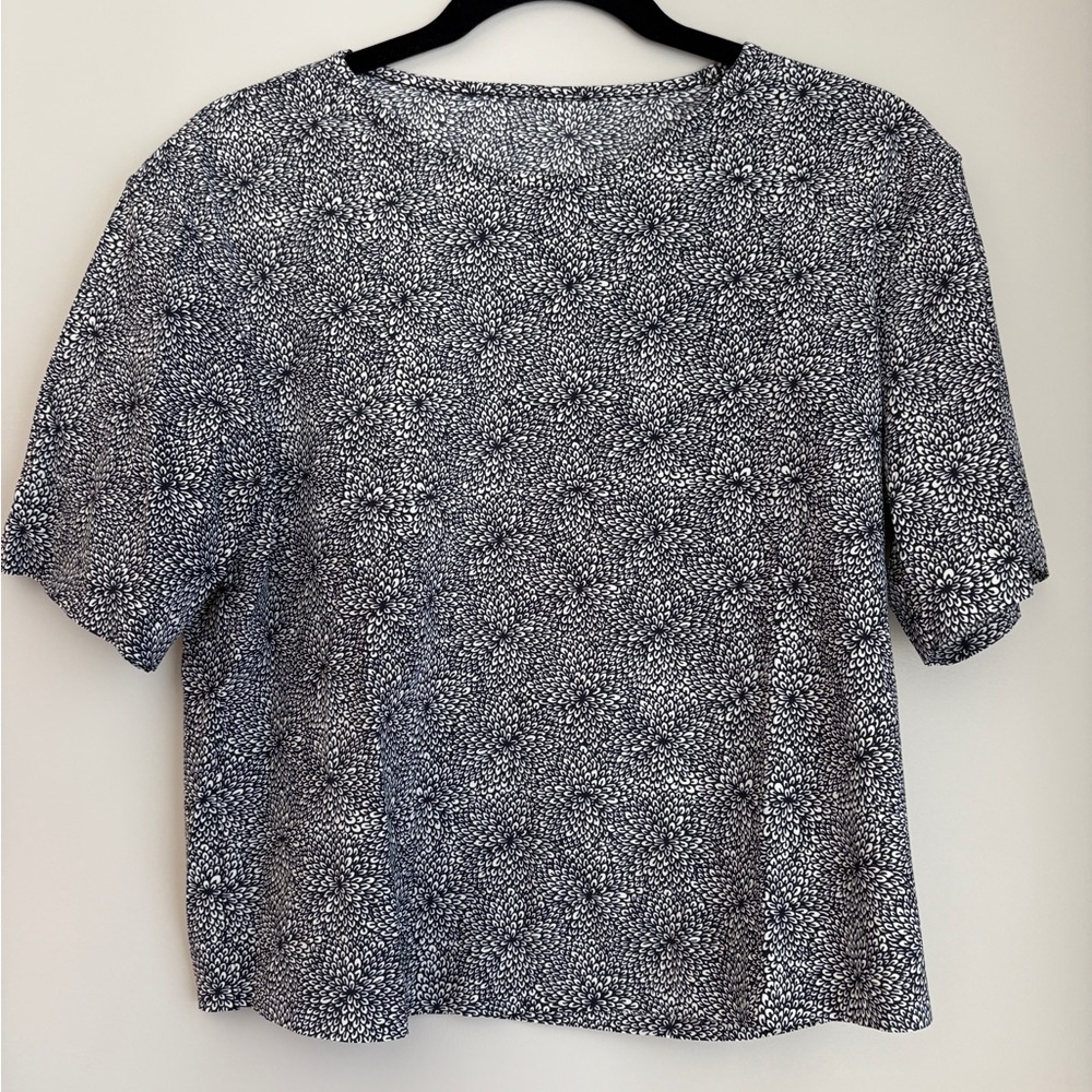 Lululemon Athletica Black and White Speckled Blouse